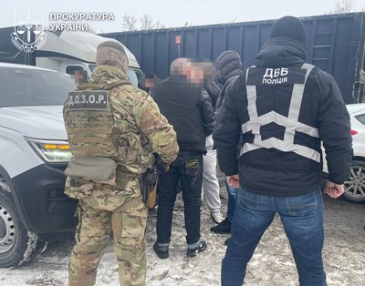 З Рівненщини до Закарпаття: двох чоловіків підозрюють у незаконному переправленні людей через кордон З Рівненщини до Закарпаття: двох чоловіків підозрюють у незаконному переправленні людей через кордон