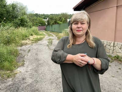 Скупчення білокрилки на капусті на Полтавщині: як це шкодить рослинам Скупчення білокрилки на капусті на Полтавщині: як це шкодить рослинам