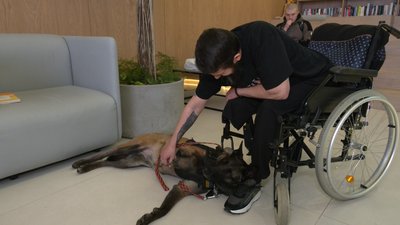 Олександр з собакою Олександр з собакою