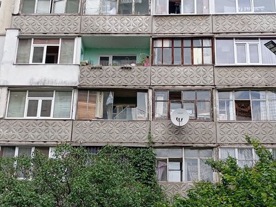 Армія РФ вдарила дроном по центральній вулиці Сум Армія РФ вдарила дроном по центральній вулиці Сум