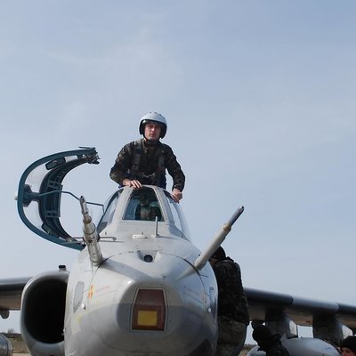 Mesken evlerinden yanğan uçağını çekken: elâk olğan qırımlı uçucısı Oleksandr Korpannıñ ikâyesi Mesken evlerinden yanğan uçağını çekken: elâk olğan qırımlı uçucısı Oleksandr Korpannıñ ikâyesi