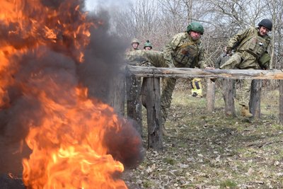 Бійці 456-ї бригади транспортної авіації пройшли психологічну смугу перешкод Бійці 456-ї бригади транспортної авіації пройшли психологічну смугу перешкод