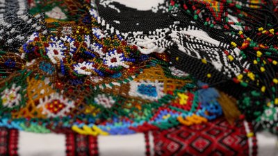 Відчувають захист завдяки прикрасам. Як на Буковині майстрині виготовляють старовинні ґердани та силянки | Жива спадщина