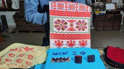 Шемаг для Залужного, хустки для гурту "ДахаБраха": кропивничанин понад чотири роки займається вибійкою Шемаг для Залужного, хустки для гурту "ДахаБраха": кропивничанин понад чотири роки займається вибійкою