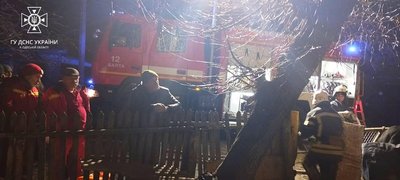 В Одеській області через пожежу загинули жінка і троє дітей В Одеській області через пожежу загинули жінка і троє дітей