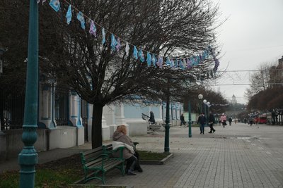 У центрі Сум вивісили 2143 хустинки У центрі Сум вивісили 2143 хустинки