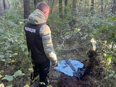 Чоловік заховав зброю в різних місцях Львівської області Чоловік заховав зброю в різних місцях Львівської області