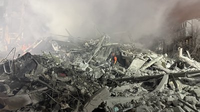 Розбір завалів у Харкові після вибуху 2 січня Розбір завалів у Харкові після вибуху 2 січня