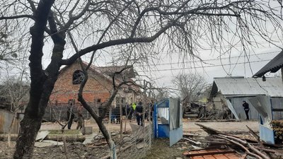 Пошкоджені та зруйновані будинки, 5 людей загинули: наслідки ракетного удару по Львівщині Пошкоджені та зруйновані будинки, 5 людей загинули: наслідки ракетного удару по Львівщині