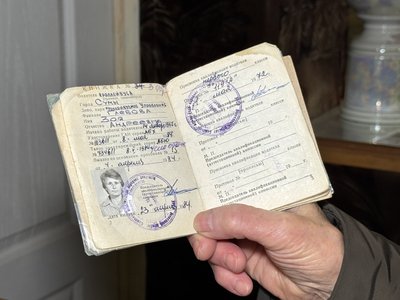 "Це відчуття свободи". Історія водійки з Сум, яка 43 роки кермувала тролейбусом "Це відчуття свободи". Історія водійки з Сум, яка 43 роки кермувала тролейбусом