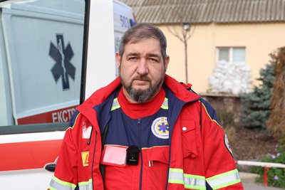 Пошкоджені колеса, медики не травмувались. Що відомо про підриви на мінах двох авто "швидких" у Херсоні Пошкоджені колеса, медики не травмувались. Що відомо про підриви на мінах двох авто "швидких" у Херсоні