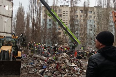 "Дуже багато загинуло": два роки після влучання БпЛА РФ у будинок на Добровольского в Одесі "Дуже багато загинуло": два роки після влучання БпЛА РФ у будинок на Добровольского в Одесі