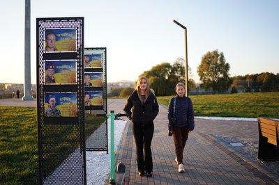 На Алеї Слави у Чернівцях планують облаштувати додаткові 140 світлин полеглих військових На Алеї Слави у Чернівцях планують облаштувати додаткові 140 світлин полеглих військових
