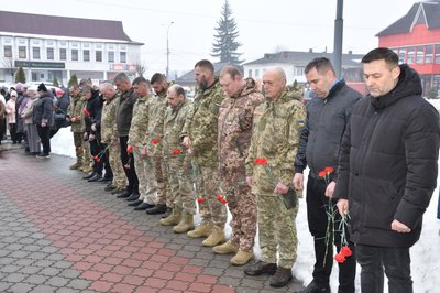 В Олевську вшанували пам'ять загиблих у четверті роковини вторгнення Росії в Україну В Олевську вшанували пам'ять загиблих у четверті роковини вторгнення Росії в Україну