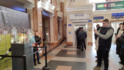 У Вінницю привезли "Золотий м'яч" Андрія Шевченка У Вінницю привезли "Золотий м'яч" Андрія Шевченка