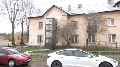 У Львові встановлять ще 80 пандусів і підйомників у житлових будинках У Львові встановлять ще 80 пандусів і підйомників у житлових будинках