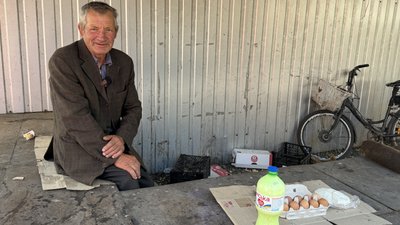Продавець Володимир Білозерське Донецька область Продавець Володимир Білозерське Донецька область