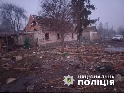 У Краснопіллі зруйновано будинок через обстріл У Краснопіллі зруйновано будинок через обстріл