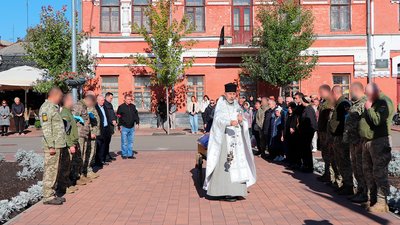 У Ніжині поховали бійця Миколу Киричка з позивним "Іспанець" У Ніжині поховали бійця Миколу Киричка з позивним "Іспанець"