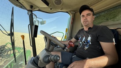 Комбайнер Дмитро село Золоті Пруди Олександрівська громада Донецька область Комбайнер Дмитро село Золоті Пруди Олександрівська громада Донецька область