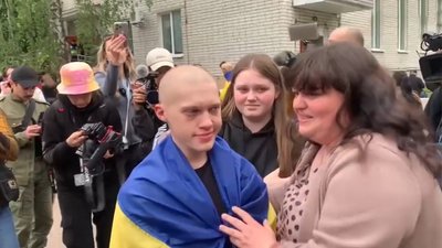 З російського полону повернулися військові Андрій Лось та Андрій Афонін, які є з Сосницької громади, що на Чернігівщині З російського полону повернулися військові Андрій Лось та Андрій Афонін, які є з Сосницької громади, що на Чернігівщині