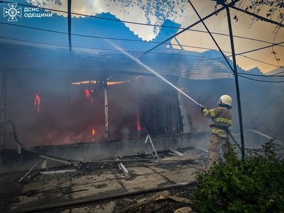 Армія РФ атакувала енергетичну та цивільну інфраструктуру на Одещині: постраждала людина Армія РФ атакувала енергетичну та цивільну інфраструктуру на Одещині: постраждала людина