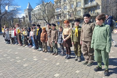 "Будь іскрою, як мрієш бачити багаття": одеські пластуни прийняли нових "жовтодзьобиків" "Будь іскрою, як мрієш бачити багаття": одеські пластуни прийняли нових "жовтодзьобиків"