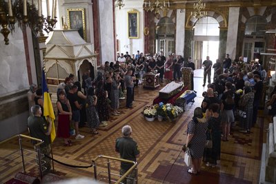 У Луцьку попрощалися з 35-річним військовослужбовцем Іллею Панасюком У Луцьку попрощалися з 35-річним військовослужбовцем Іллею Панасюком