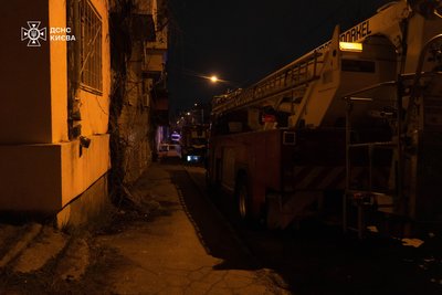У київській квартирі загинули двоє людей під час пожежі У київській квартирі загинули двоє людей під час пожежі