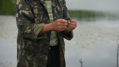 "З Росії текла якась нечисть": мор риби у річці Сейм на Сумщині