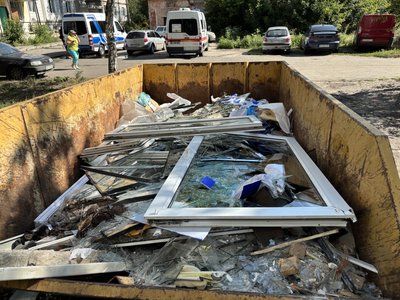 У Чугуєві внаслідок атаки дронів пошкоджені вікна у близько 300 квартирах 1