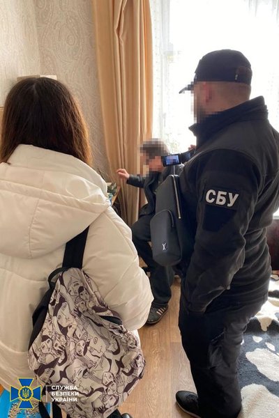 Одеська компанія постачала до РФ сировину для виробництва лазерних прицілів для танків — СБУ Одеська компанія постачала до РФ сировину для виробництва лазерних прицілів для танків — СБУ