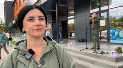 На дримбі за донат грає військовий із Рівненщини у власну коротку відпустку На дримбі за донат грає військовий із Рівненщини у власну коротку відпустку