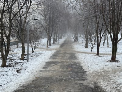 Ожеледиця у Полтаві: як комунальники впорались з прибиранням міста Ожеледиця у Полтаві: як комунальники впорались з прибиранням міста