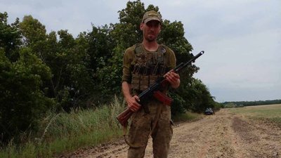 Двох бійців опізнали за ДНК-експертизою: на Чернігівщині поховали Михайла Мазая, Олександра Гладченка та Дмитра Сердюка Двох бійців опізнали за ДНК-експертизою: на Чернігівщині поховали Михайла Мазая, Олександра Гладченка та Дмитра Сердюка