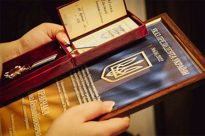 Побратими загиблого нацгвардійця з Одещини вручили дружині його орден