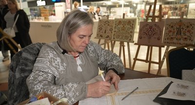 Олександра Гарасюк, кримськотатарська вишивка Олександра Гарасюк, кримськотатарська вишивка