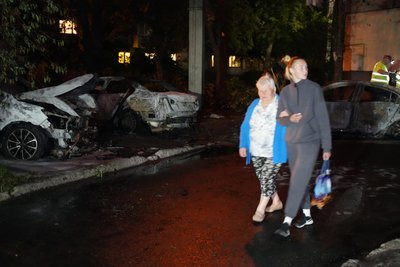 згорілі автівки