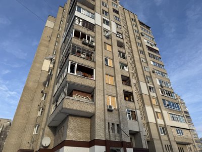 “Було страшно: летіло й гуло”: сум'яни про влучання у двір багатоповерхівки “Було страшно: летіло й гуло”: сум'яни про влучання у двір багатоповерхівки