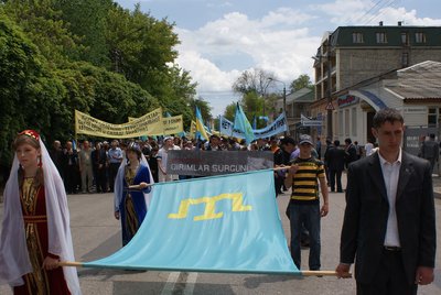 Мітинг у День пам’яті жертв геноциду кримських татар на площі у Сімферополі Мітинг у День пам’яті жертв геноциду кримських татар на площі у Сімферополі