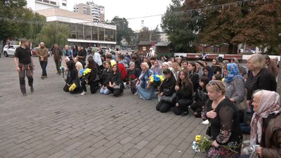 У Луцьку попрощалися з полеглим військовослужбовцем У Луцьку попрощалися з полеглим військовослужбовцем
