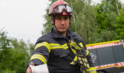 "Першочергове ми рятуємо людей, а вже після розбираємо завали": історія працівника ДСНС з Хмельниччини Дмитра Манєкіна "Першочергове ми рятуємо людей, а вже після розбираємо завали": історія працівника ДСНС з Хмельниччини Дмитра Манєкіна
