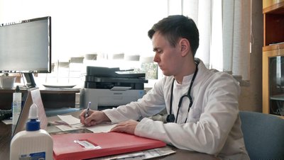 Службове житло і "підйомні": лікарня на Волині впровадила стимули для залучення медфахівців Службове житло і "підйомні": лікарня на Волині впровадила стимули для залучення медфахівців