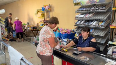 Люди обстріли магазин армія РФ життя фронт селище Новоекономічне Донецька область 21 серпня 2024 рік Люди обстріли магазин армія РФ життя фронт селище Новоекономічне Донецька область 21 серпня 2024 рік