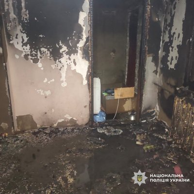 Будинок у селі Сіряки на Харківщині після підпалу