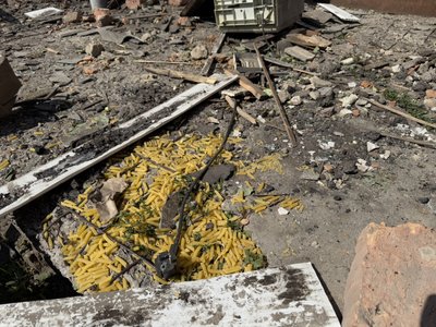 “Донька каже, мама ховайтесь, а я не вправилась”: удар армії РФ “шахедами” по центру Бурині “Донька каже, мама ховайтесь, а я не вправилась”: удар армії РФ “шахедами” по центру Бурині