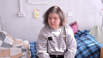 "Світла та тепла не було". До Дніпра з Покровська з обмороженням ніг евакуювали жінку з інвалідністю "Світла та тепла не було". До Дніпра з Покровська з обмороженням ніг евакуювали жінку з інвалідністю