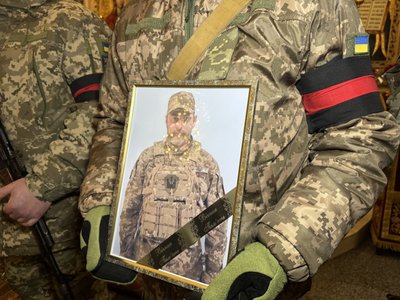 У Полтаві прощаються із військовими Віталієм Тараном та Сергієм Арестовим У Полтаві прощаються із військовими Віталієм Тараном та Сергієм Арестовим