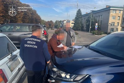 6,9 млн грн збитків. Експосадовця лісгоспу на Дніпропетровщині підозрюють у незаконній порубці лісу заказника "Мости" 6,9 млн грн збитків. Експосадовця лісгоспу на Дніпропетровщині підозрюють у незаконній порубці лісу заказника "Мости"