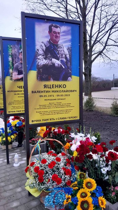 У громаді на Житомирщині відкрили Алею Героїв на честь загиблих захисників-односельчан У громаді на Житомирщині відкрили Алею Героїв на честь загиблих захисників-односельчан